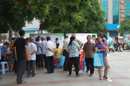 一线关注 县卫计委组织开展“服务百姓健康行动”大型义诊活动纪实